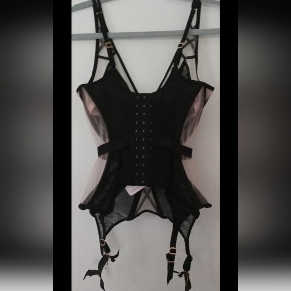 Agent Provocateur Size:32D Cherise Basque  Color:Black - Picture 2 of 4